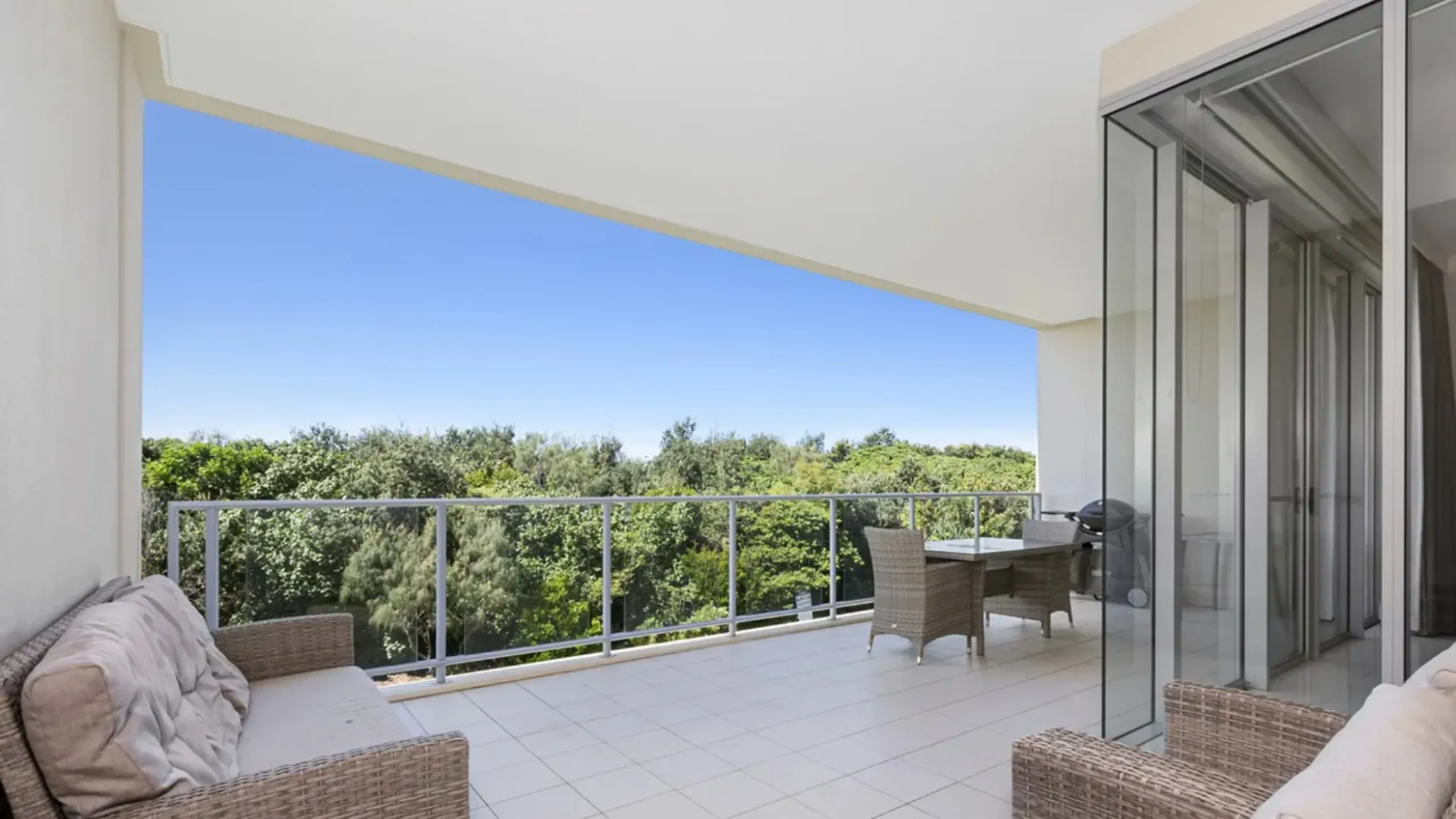 Luxury Apartment 1224 at Bells Boulevard