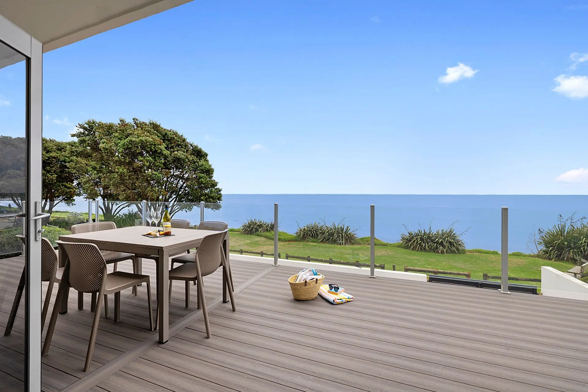 BEACHFRONT BREEZE