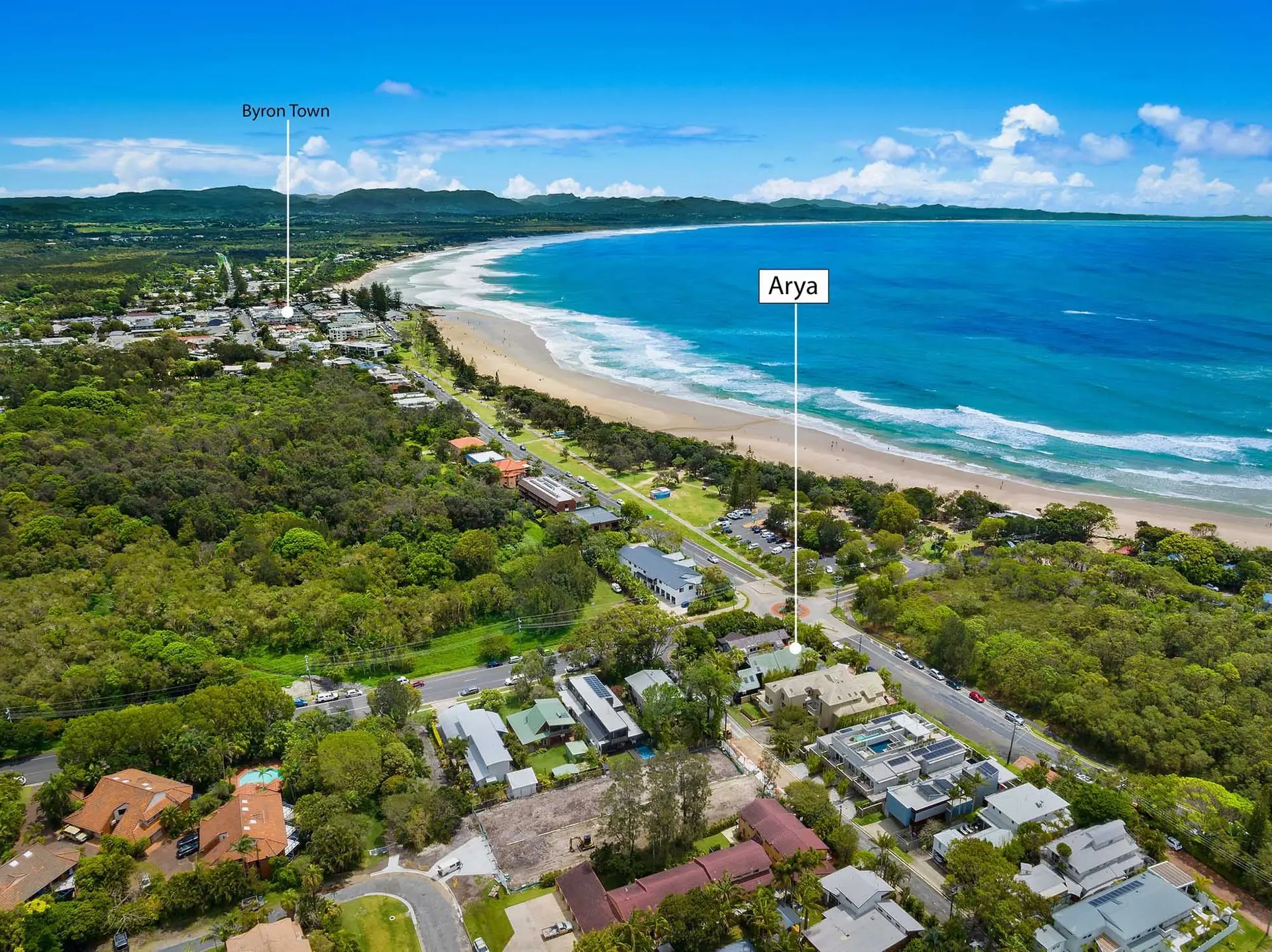 Arya – renovated 4 BR retreat near Clarkes Beach