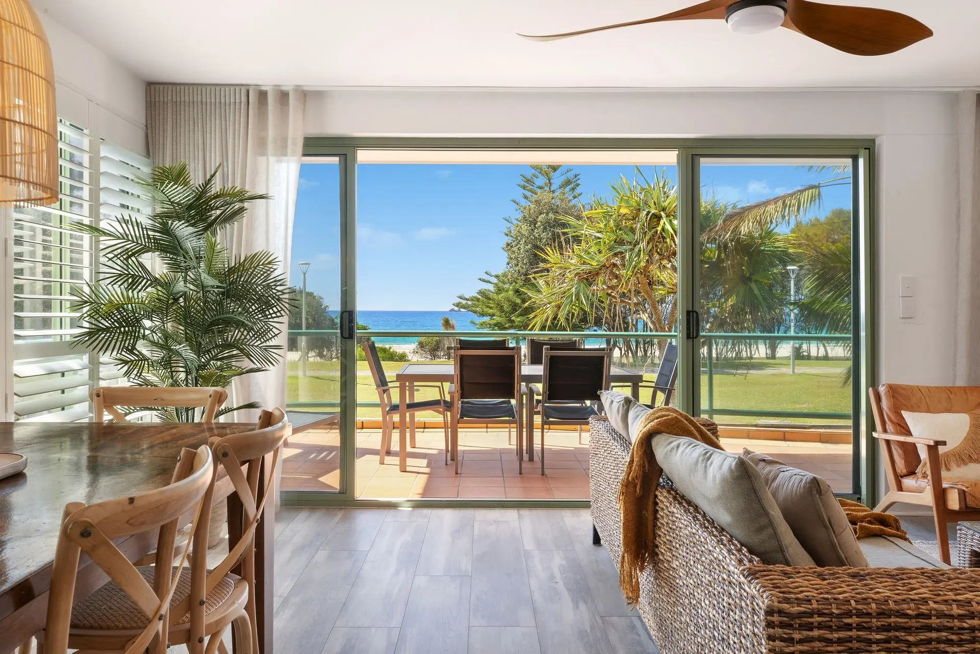 Apartment 3 Surfside – beachfront with ocean views