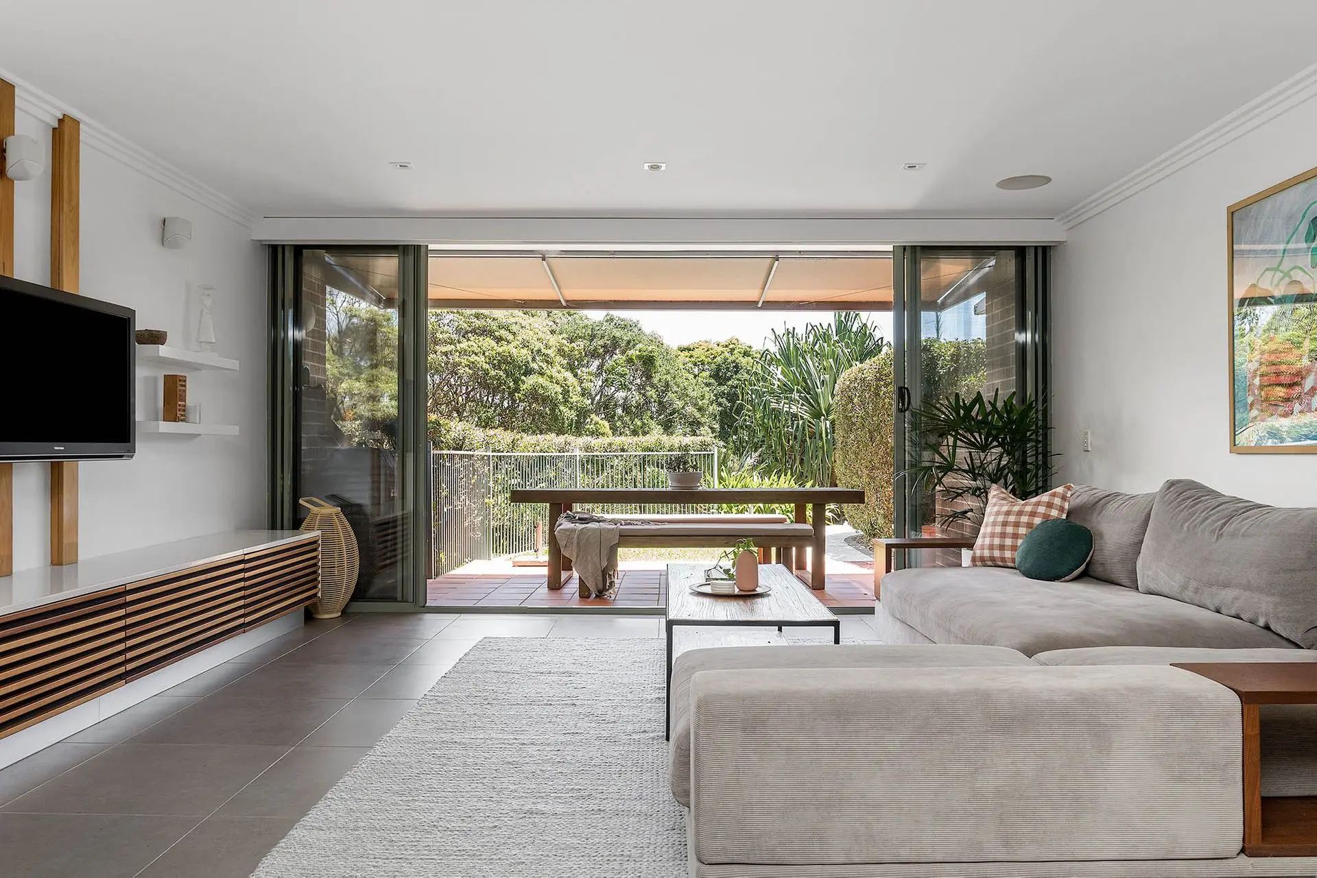 1 James Cook Apartments – opposite Clarkes Beach