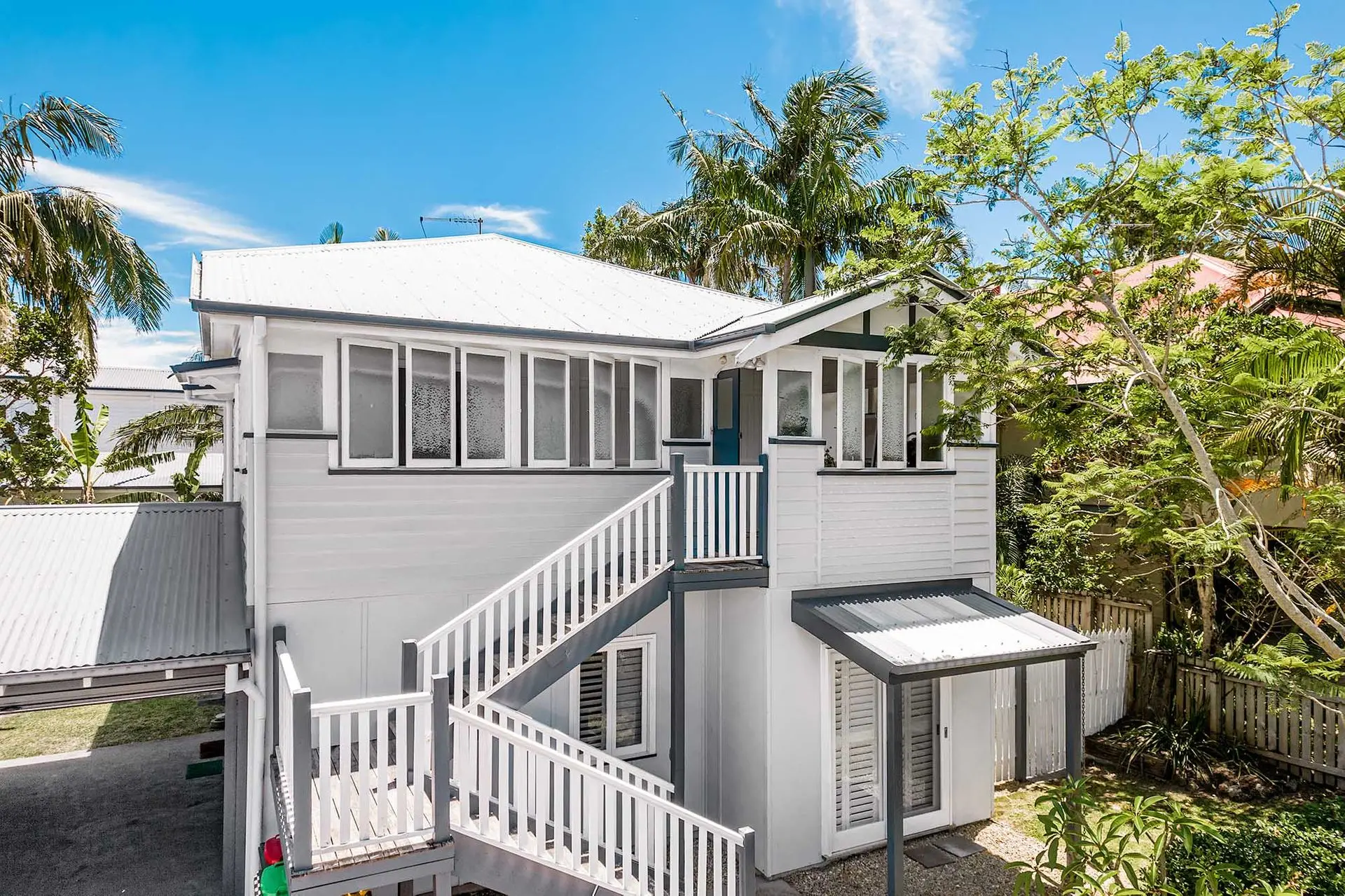Cape Cottage – 5 BR home near Byron town & beaches