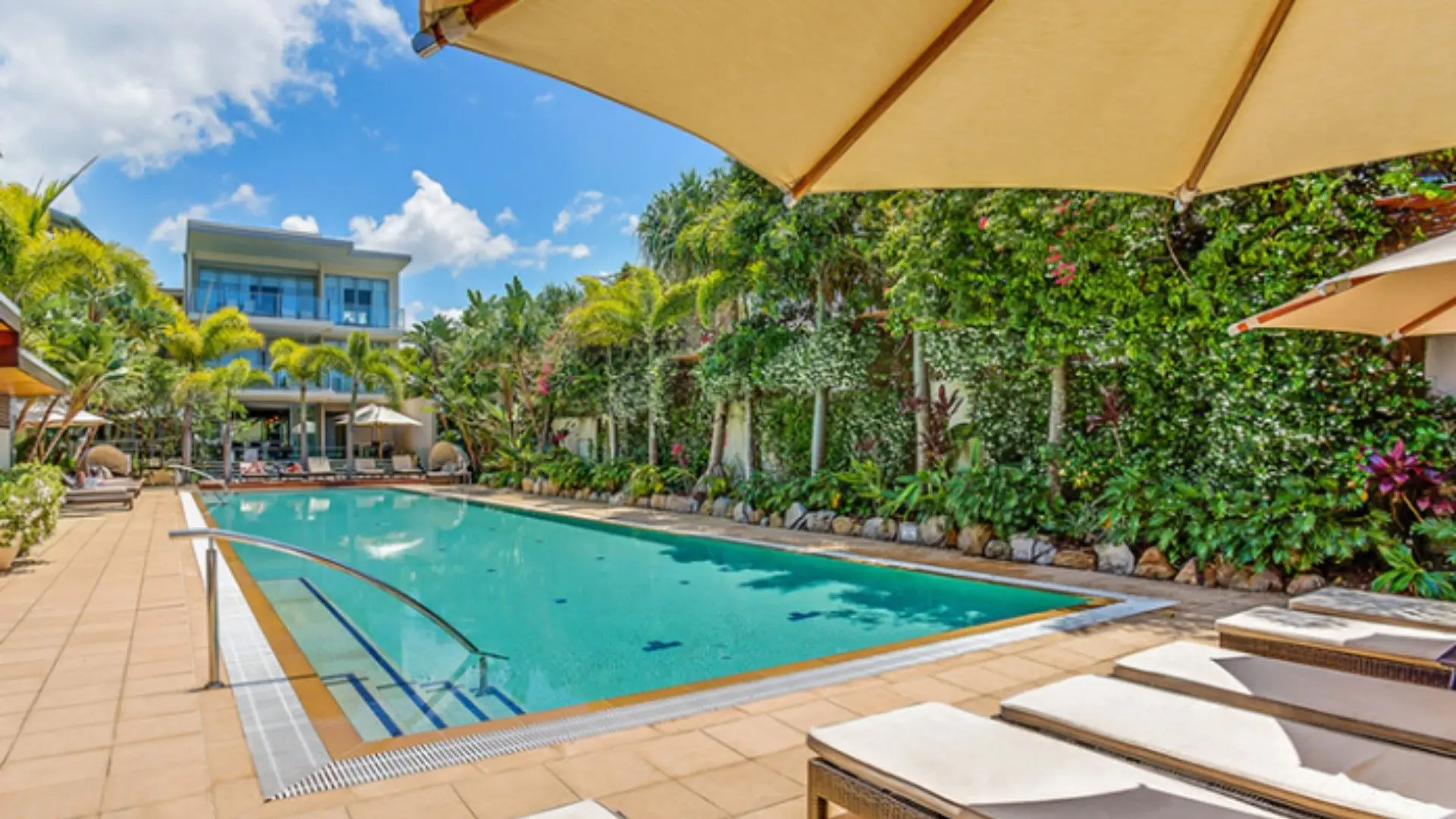 luxury-apartment-1314-at-bells-boulevard
