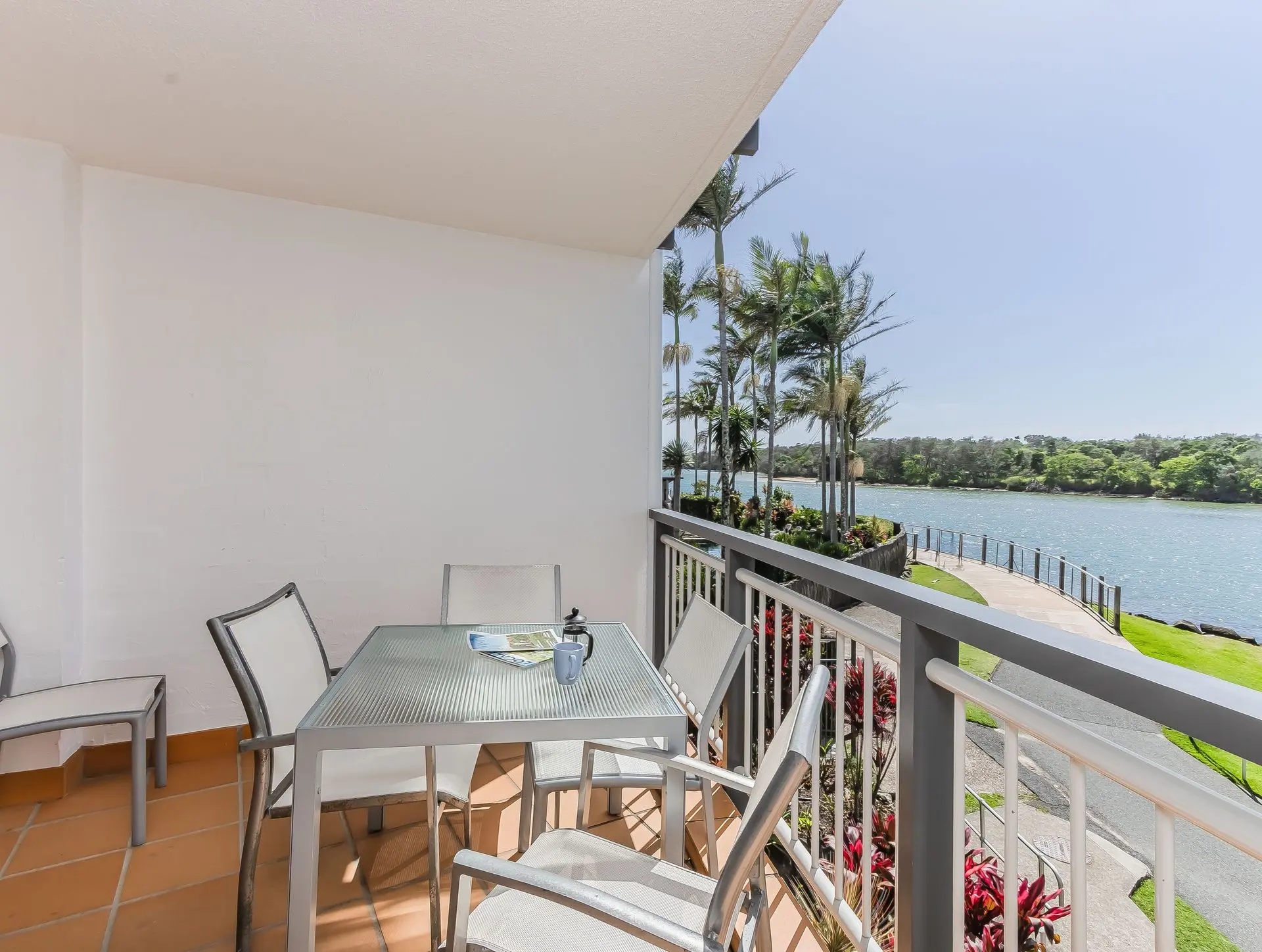 Sunrise Cove  2 Bedroom Waterfront 8