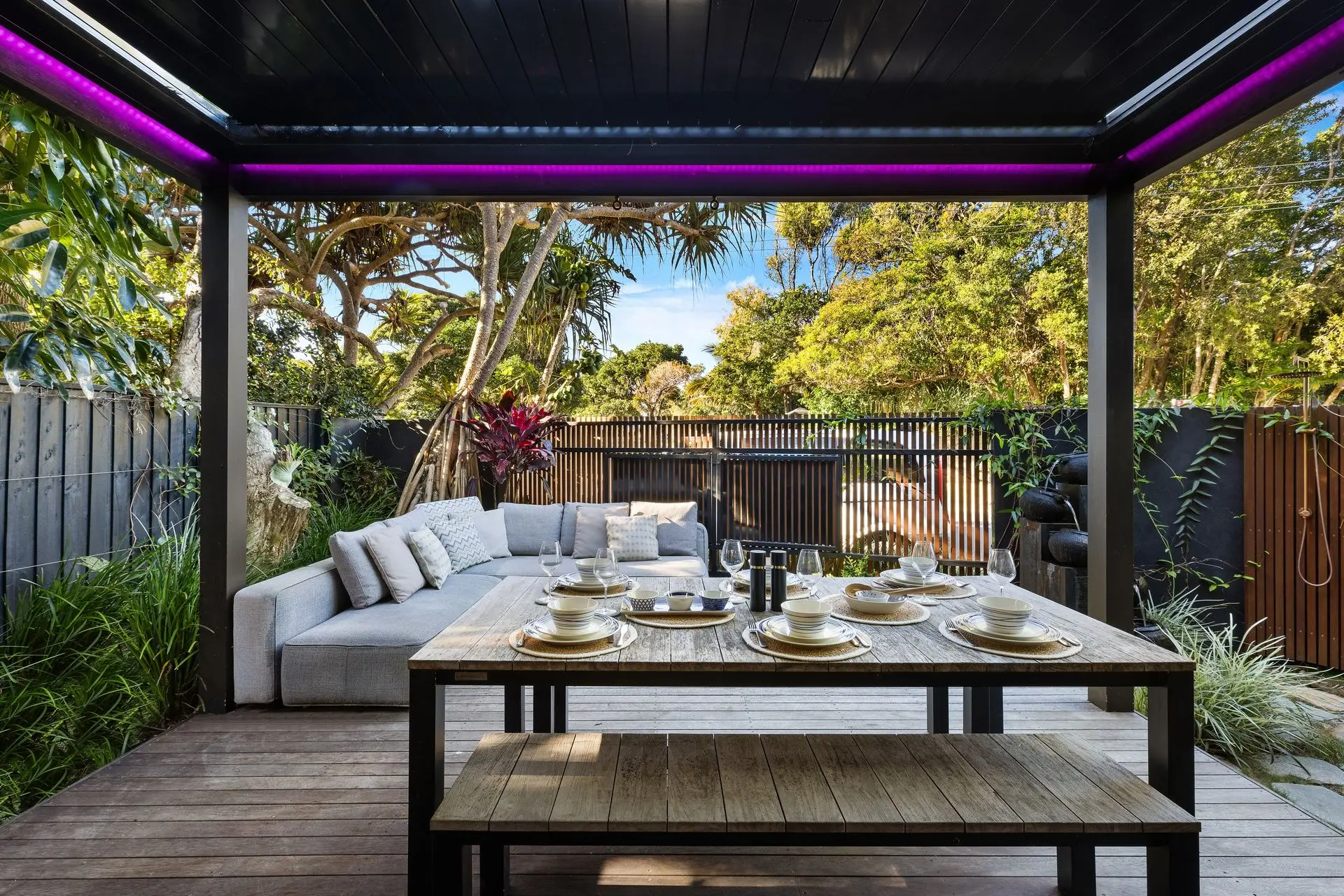 Noire at the Beach – Steps from Belongil Beach