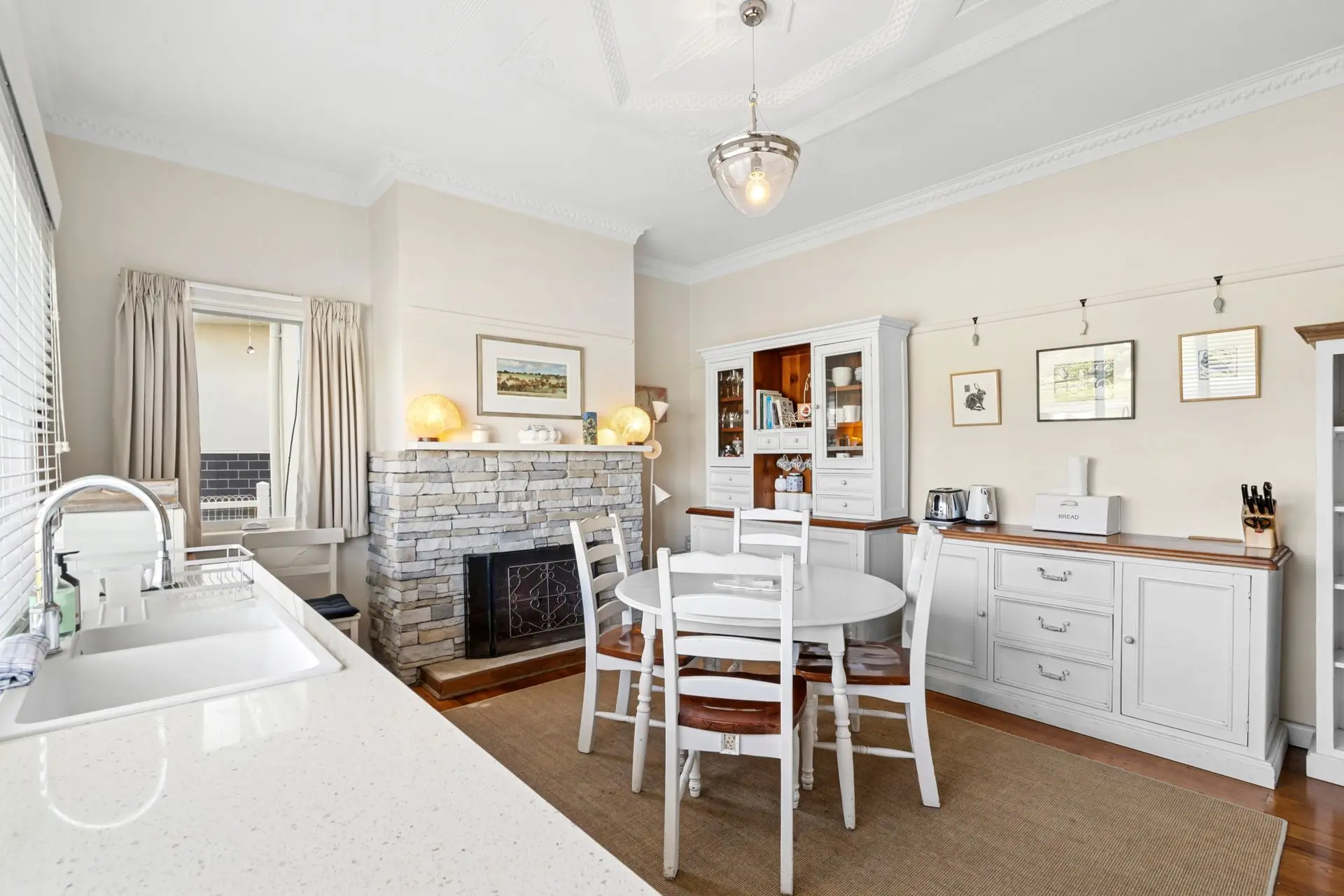 The White House – Prime Location & Oozing Character – Wi-Fi