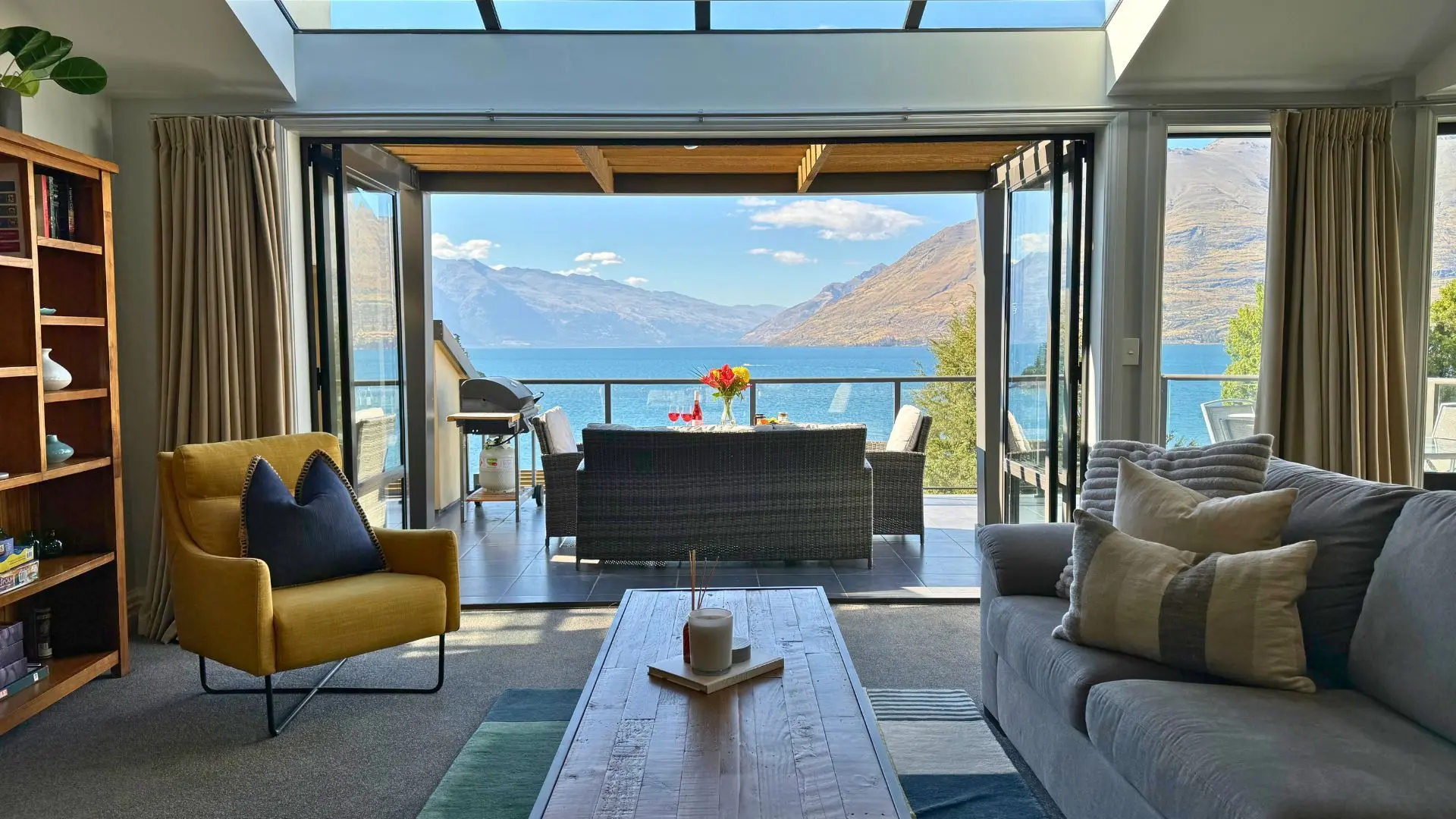 Lakefront at 912 The Beacon | 2 Bedroom