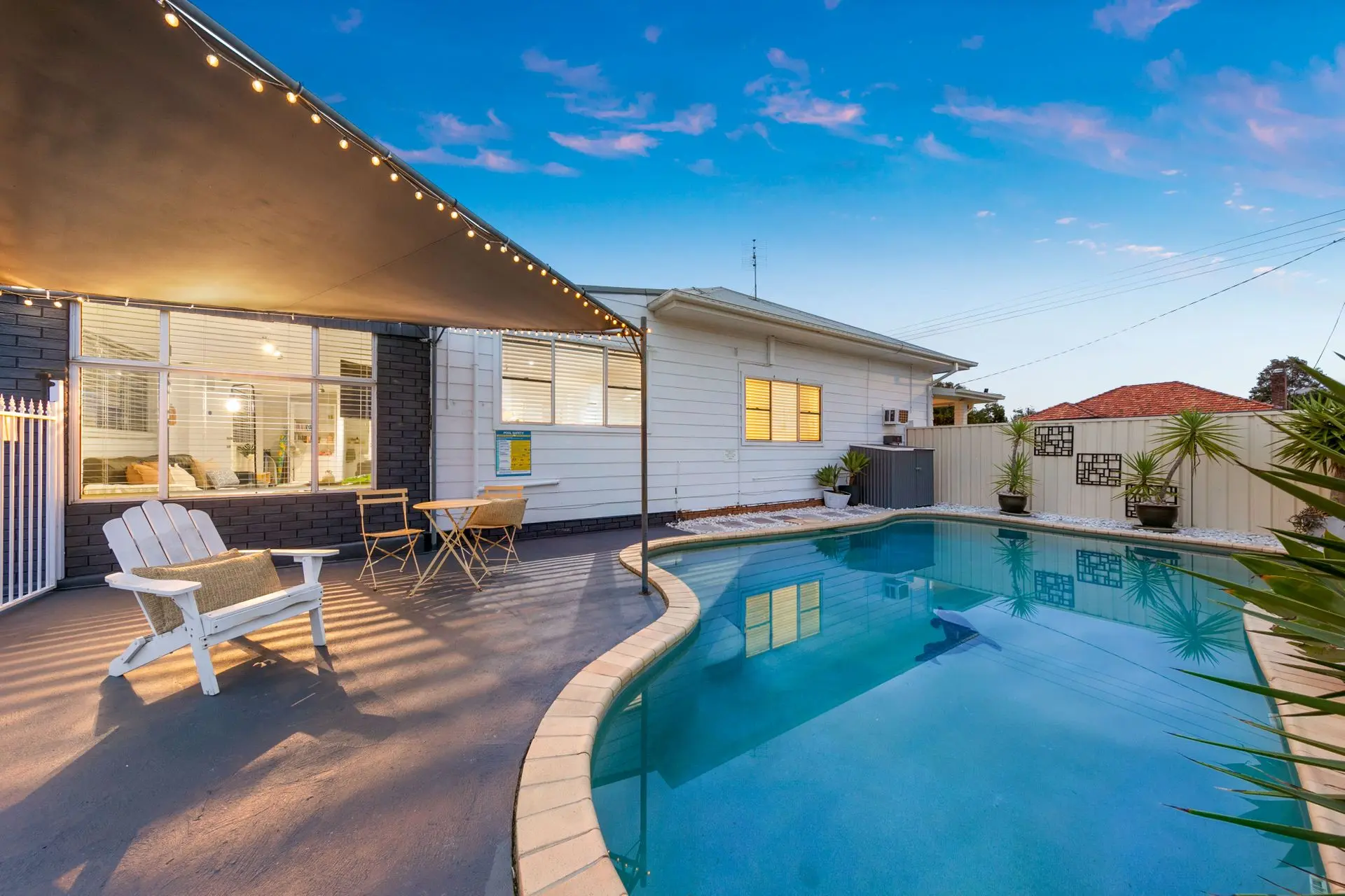 Vino Poolhouse