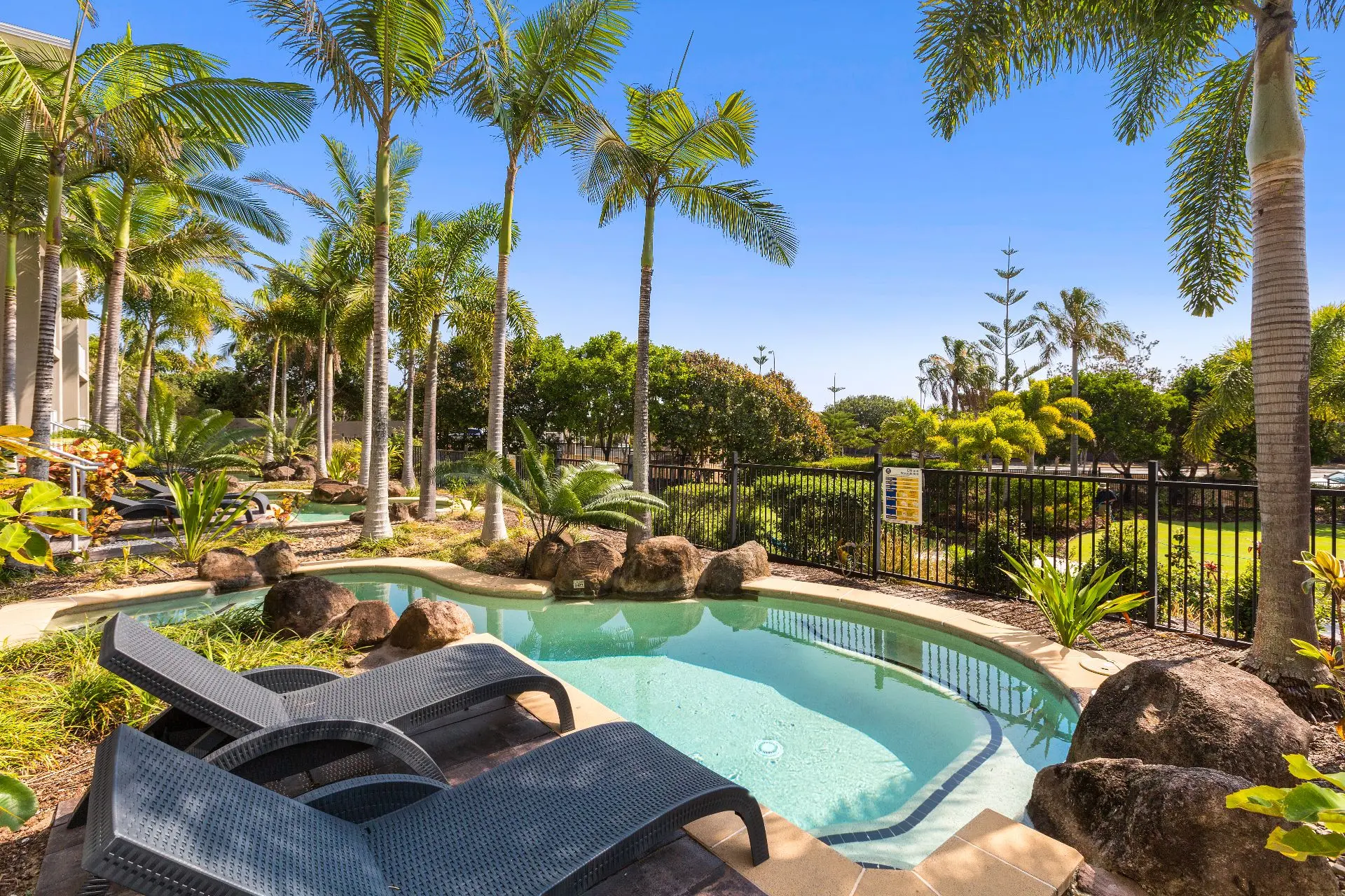 Resort Apartment 8126 Two Bedroom at Bells Blvd
