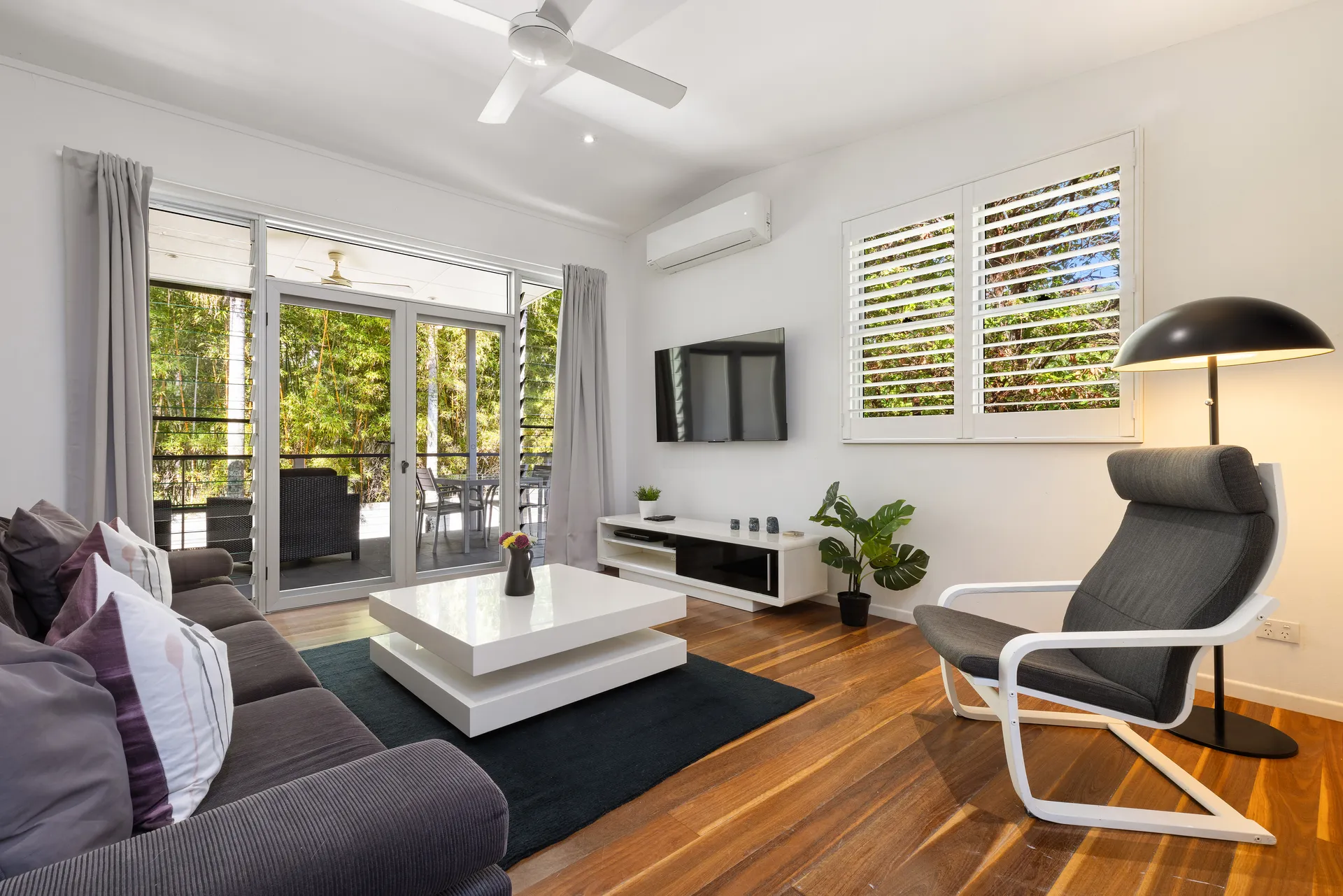 Lane by the Bay – Centrally located  2 bed modern Townhouse