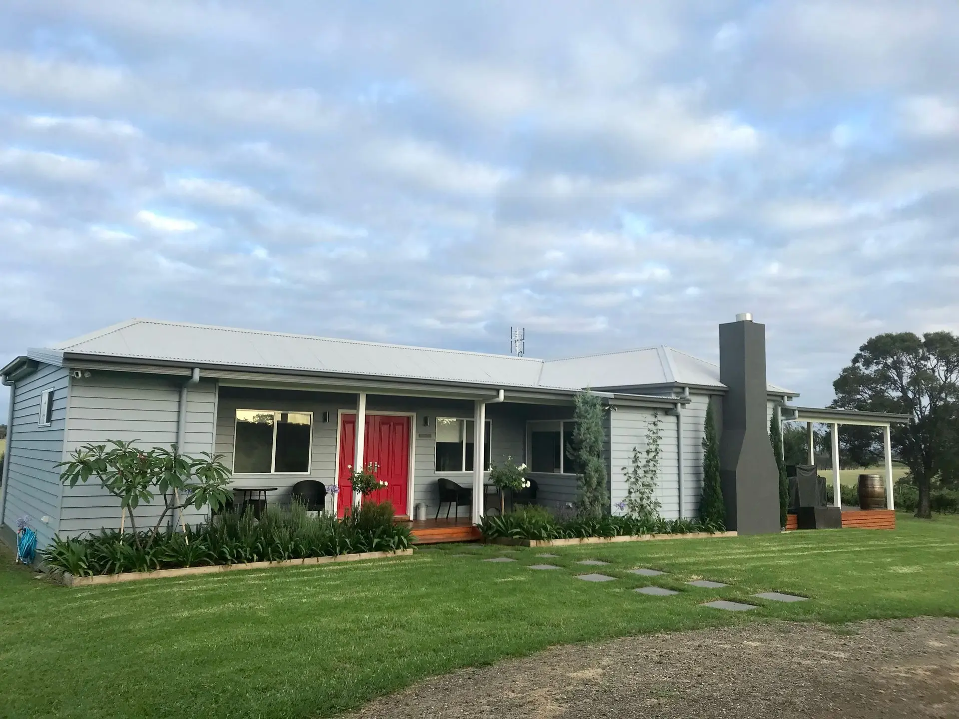 Kinloch Cottage Stunning Stay on Daisy Hill Vineyard