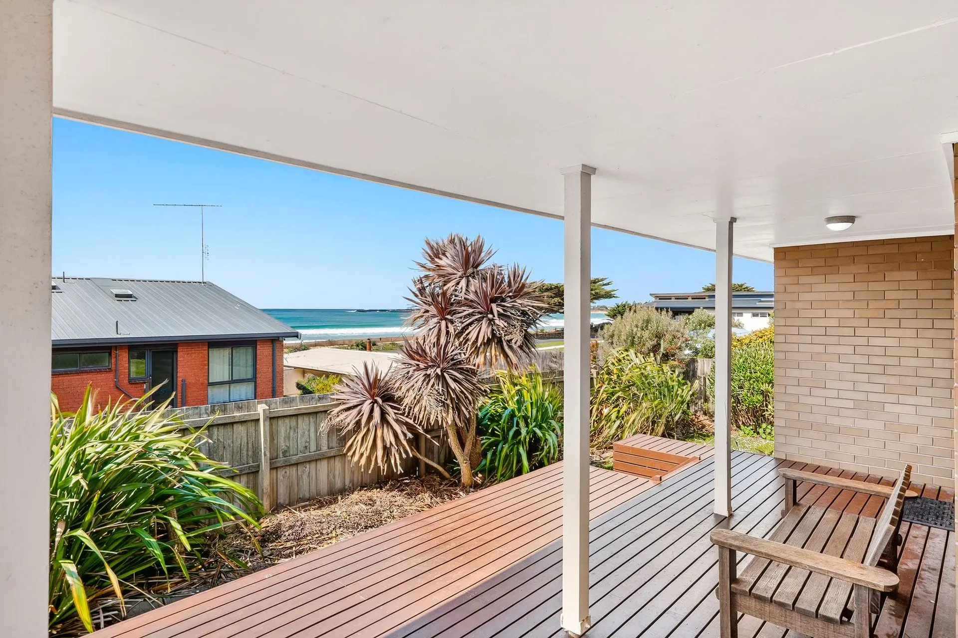 Sea-Esta – Room For All The Family