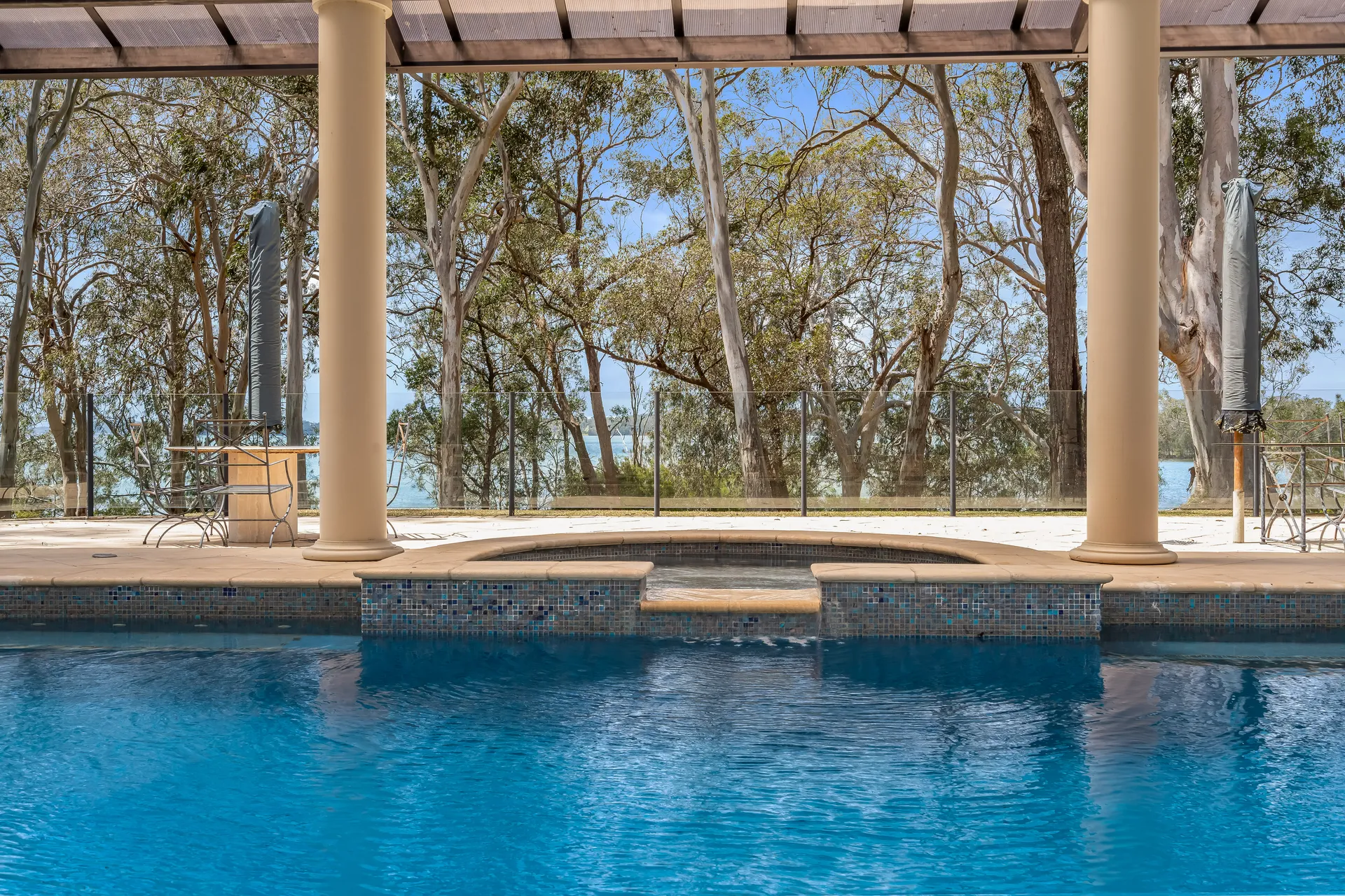 Slice of Heaven Family Retreat : Pool, Tennis and Good Times at Wilderness Waters