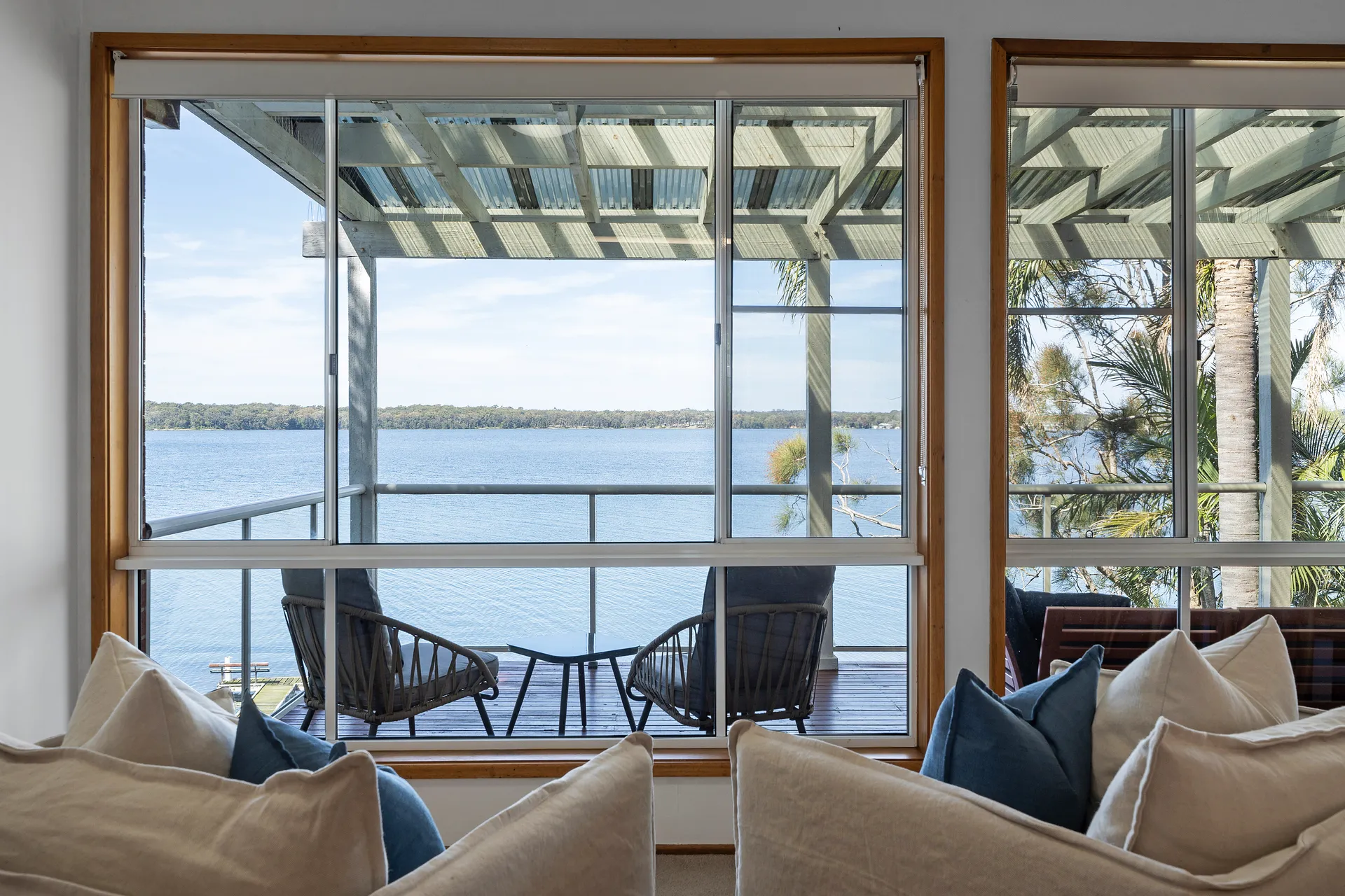 Sunshine Waterfront 3 Bedroom Lakehouse