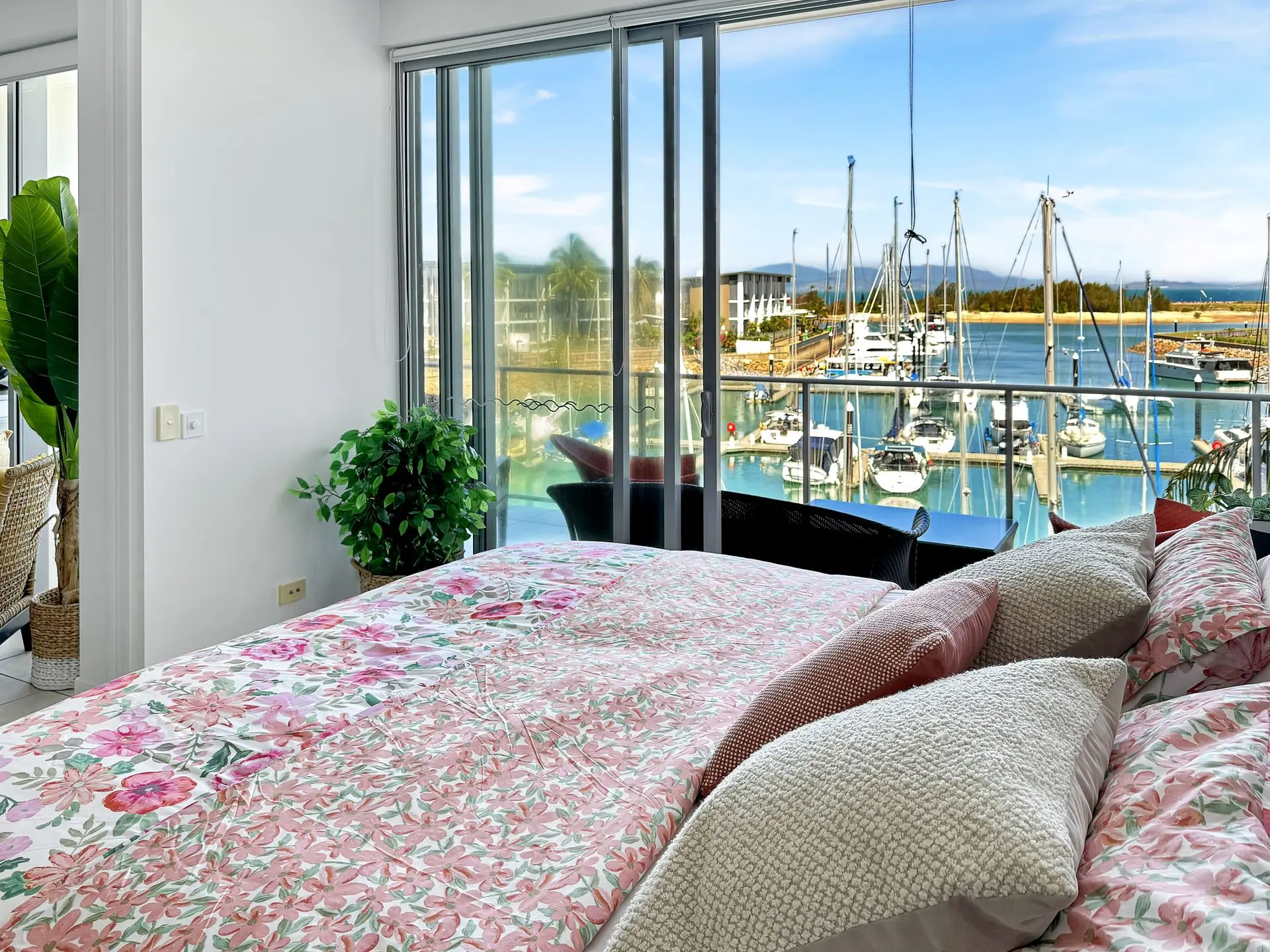 Blue on Blue Apartment 933