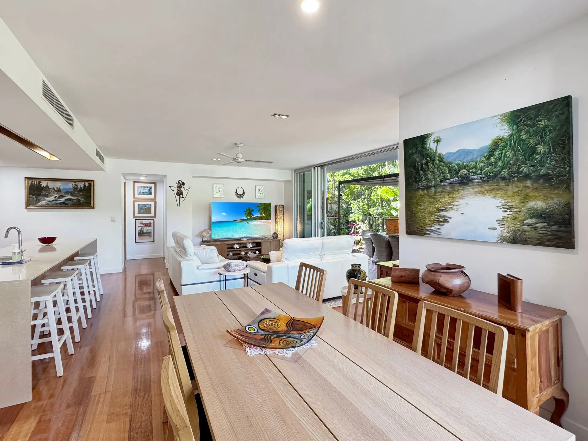 Maggies Beachfront Apt. 2