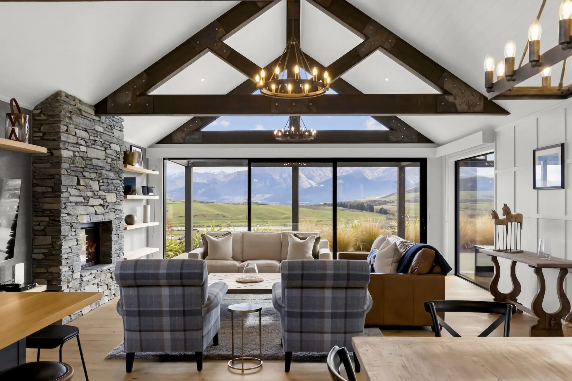 Jacks Point Rise – Family friendly hot tub BBQ