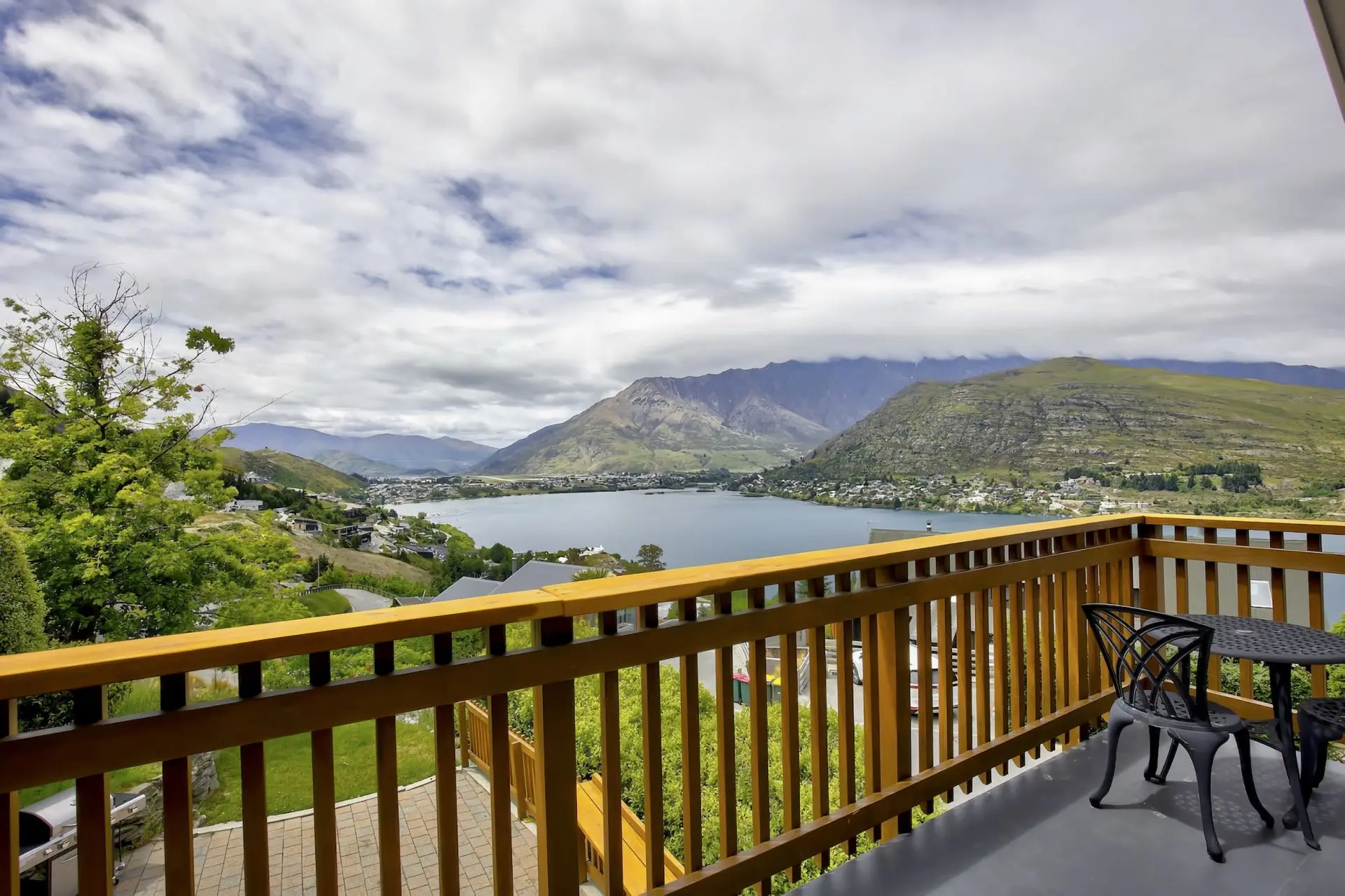 Wonderful On Woodlands – Family friendly home