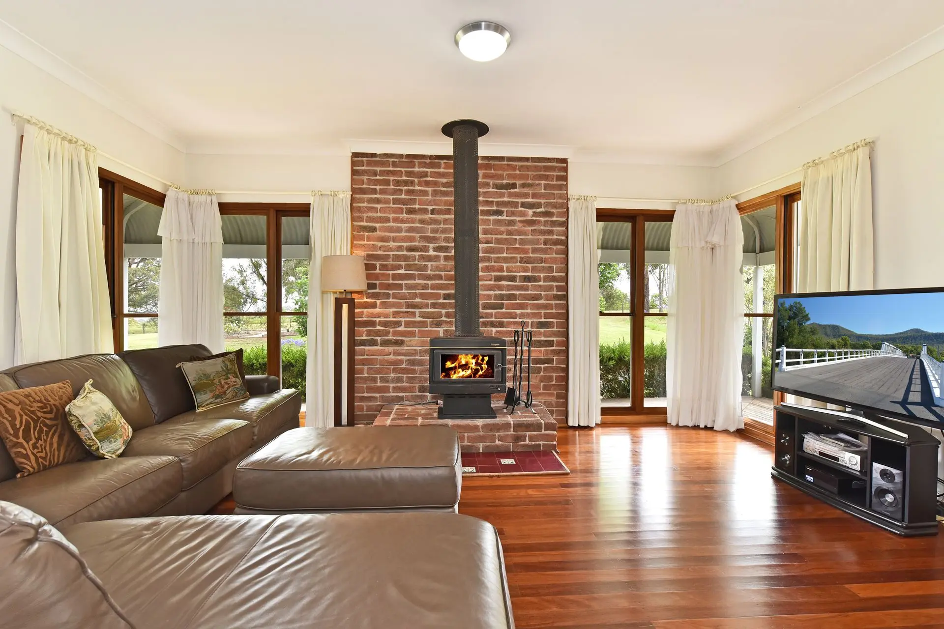 La Sila Homestead on Marrowbone – cutest cottage in the Hunter with killer views