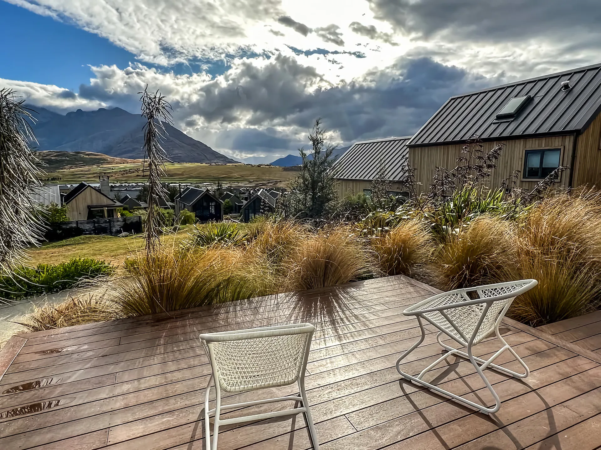 Falcons Retreat with spa near skifields