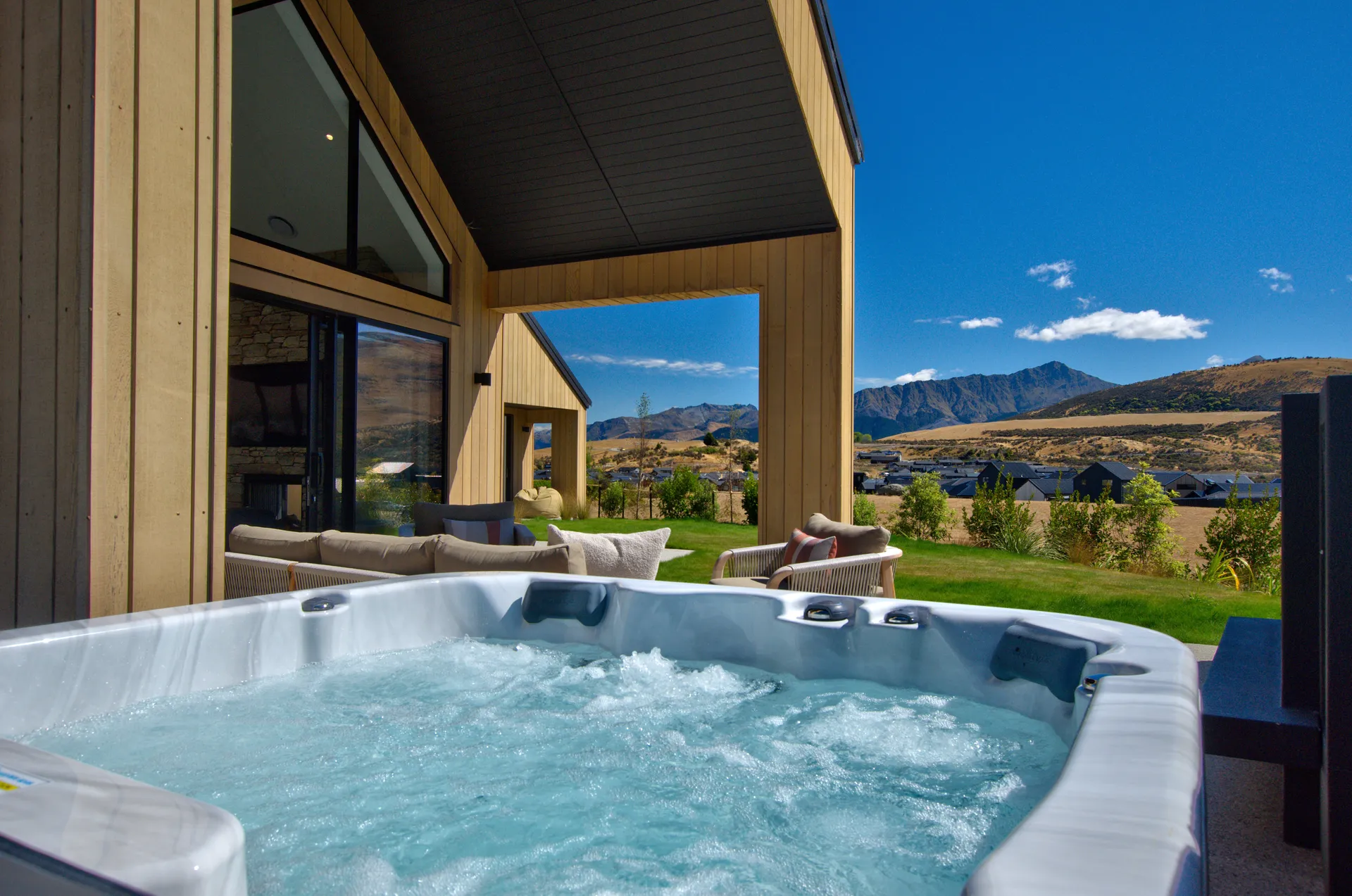 Hawkstone Stunning property in Jacks Point