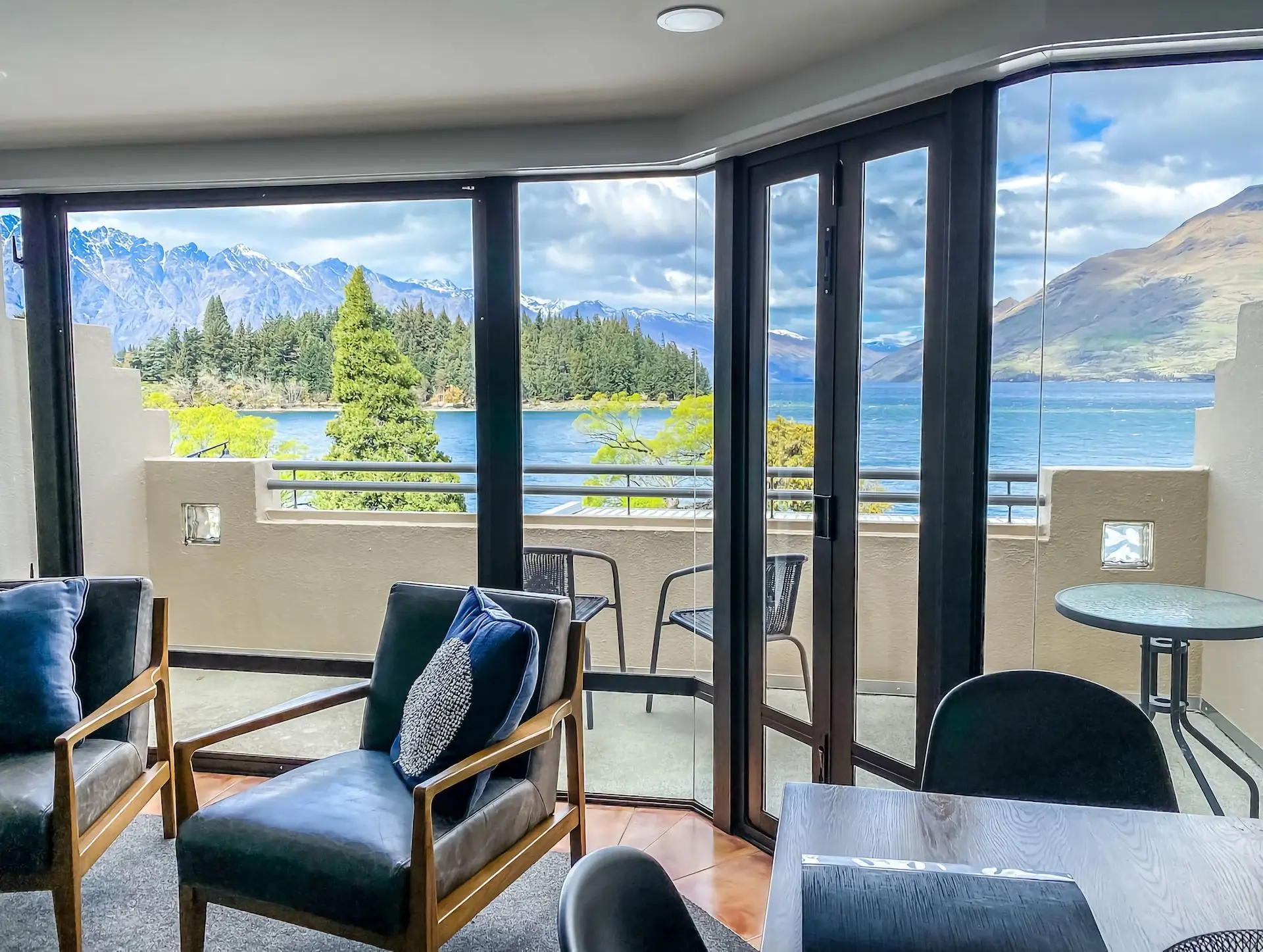 Apt12 Lakefront Apartments