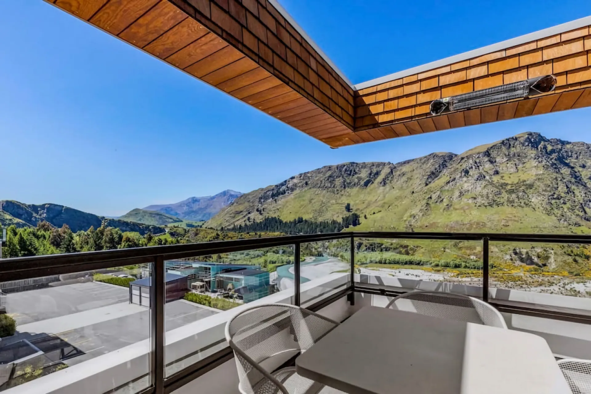 Mountain Views Penthouse – Apartment 22