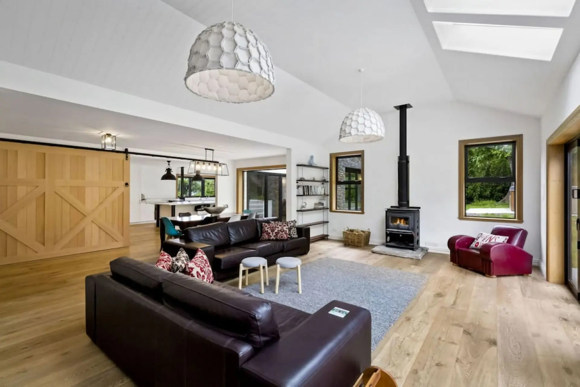 Lakeside Bliss Homestead with outdoor spa