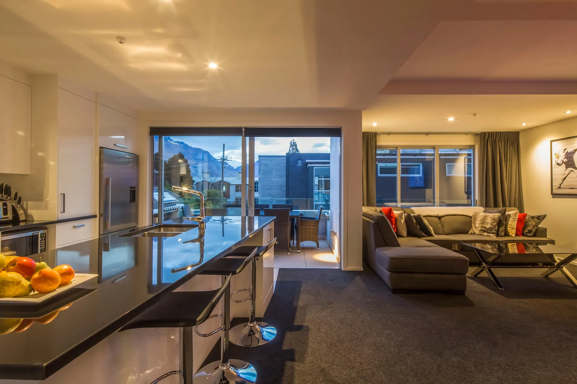 Central Queenstown Melbourne St Apartment