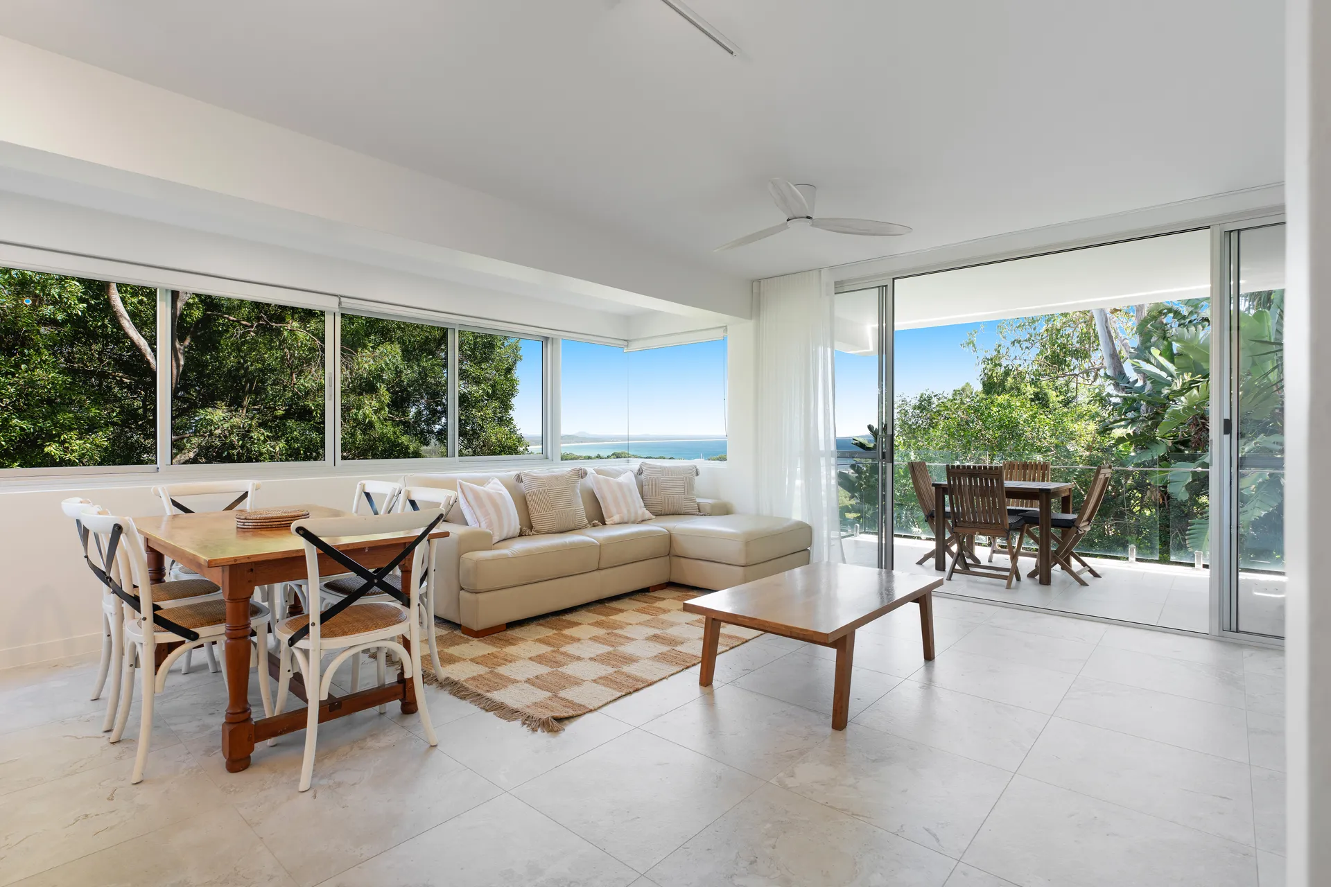 Kalimna 2 Picture Point Crescent 35