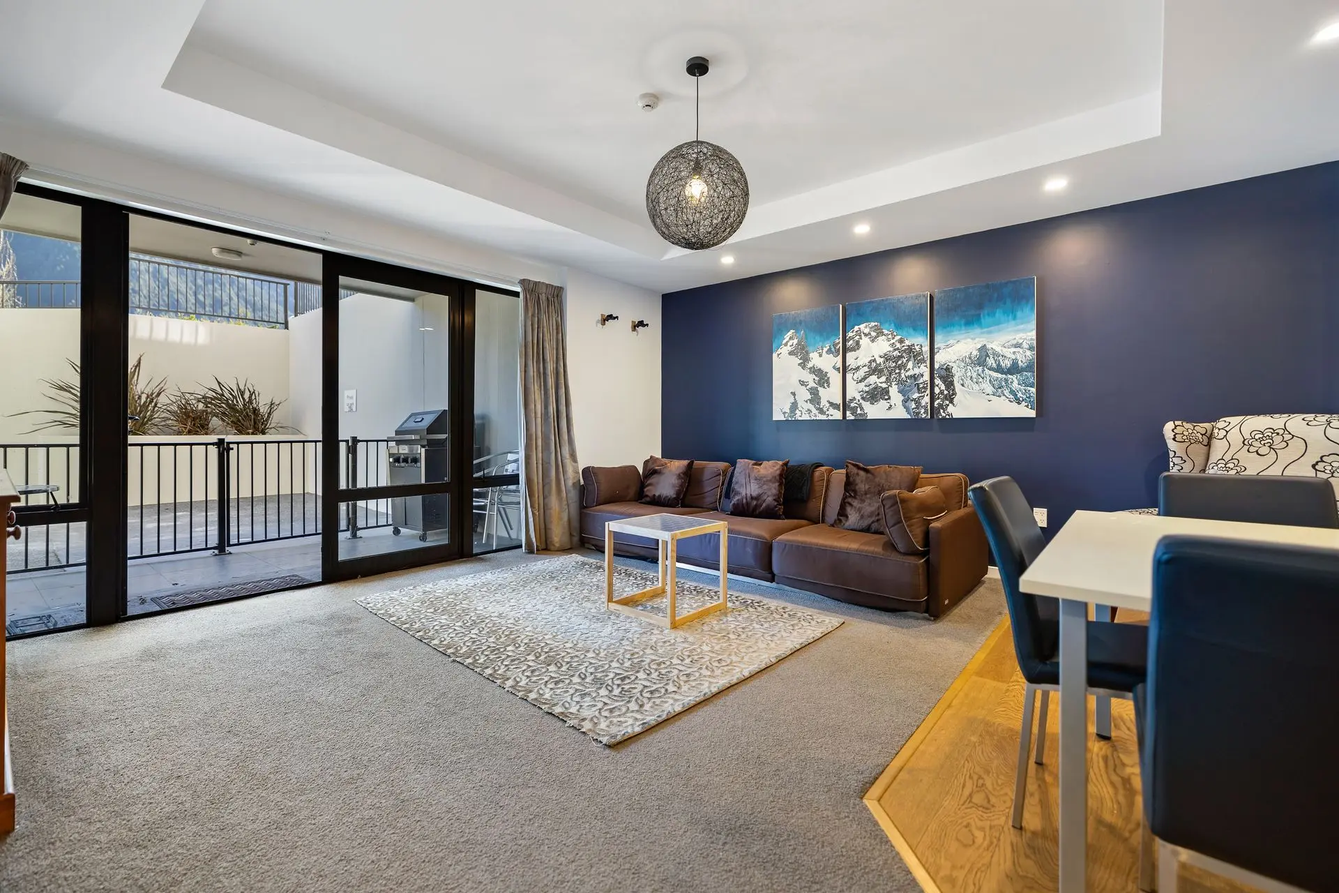 Central Peaks Retreat – walk to CBD