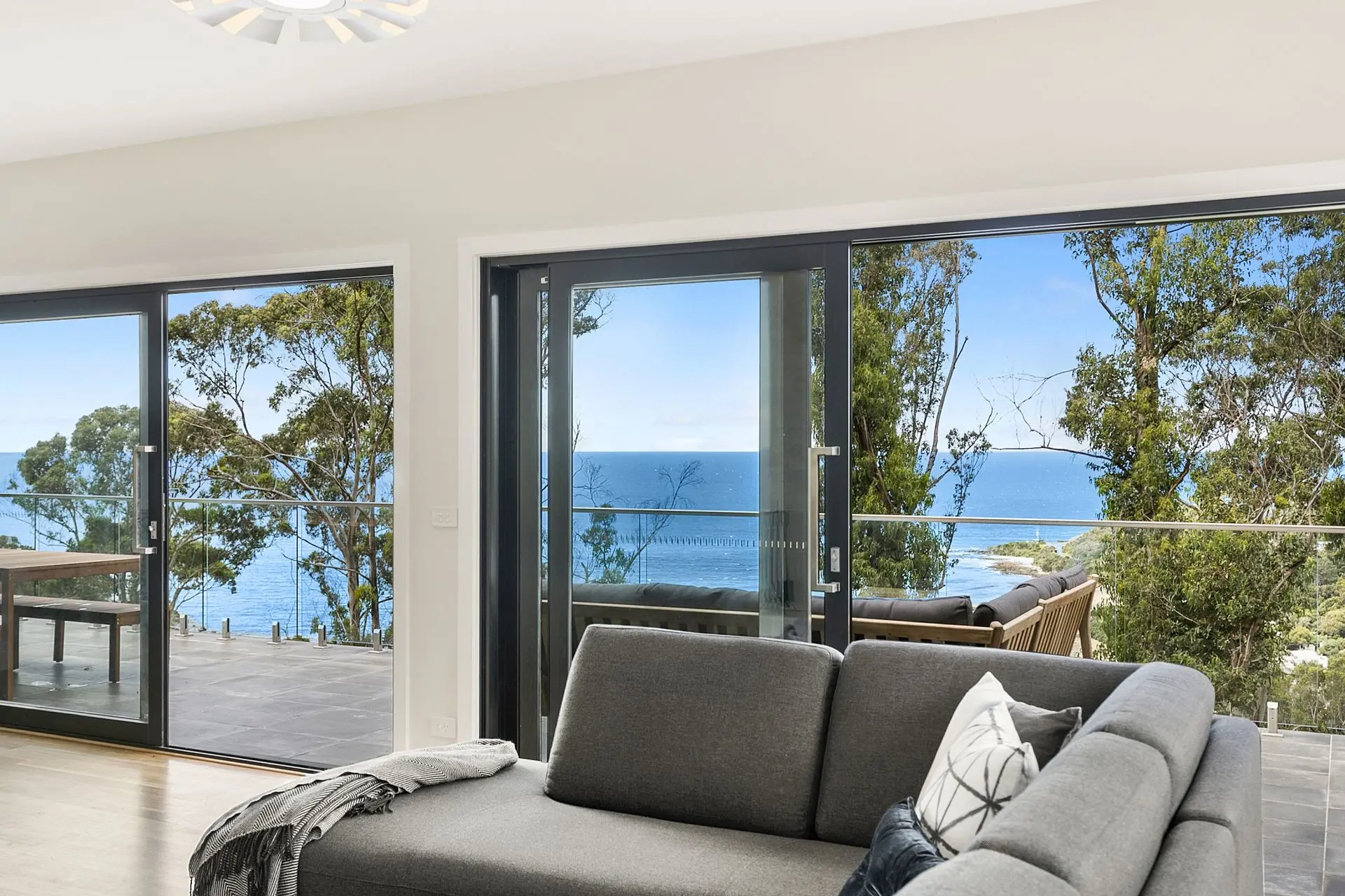Vue Sur La Mer – Pour Deux (Ocean view for two)