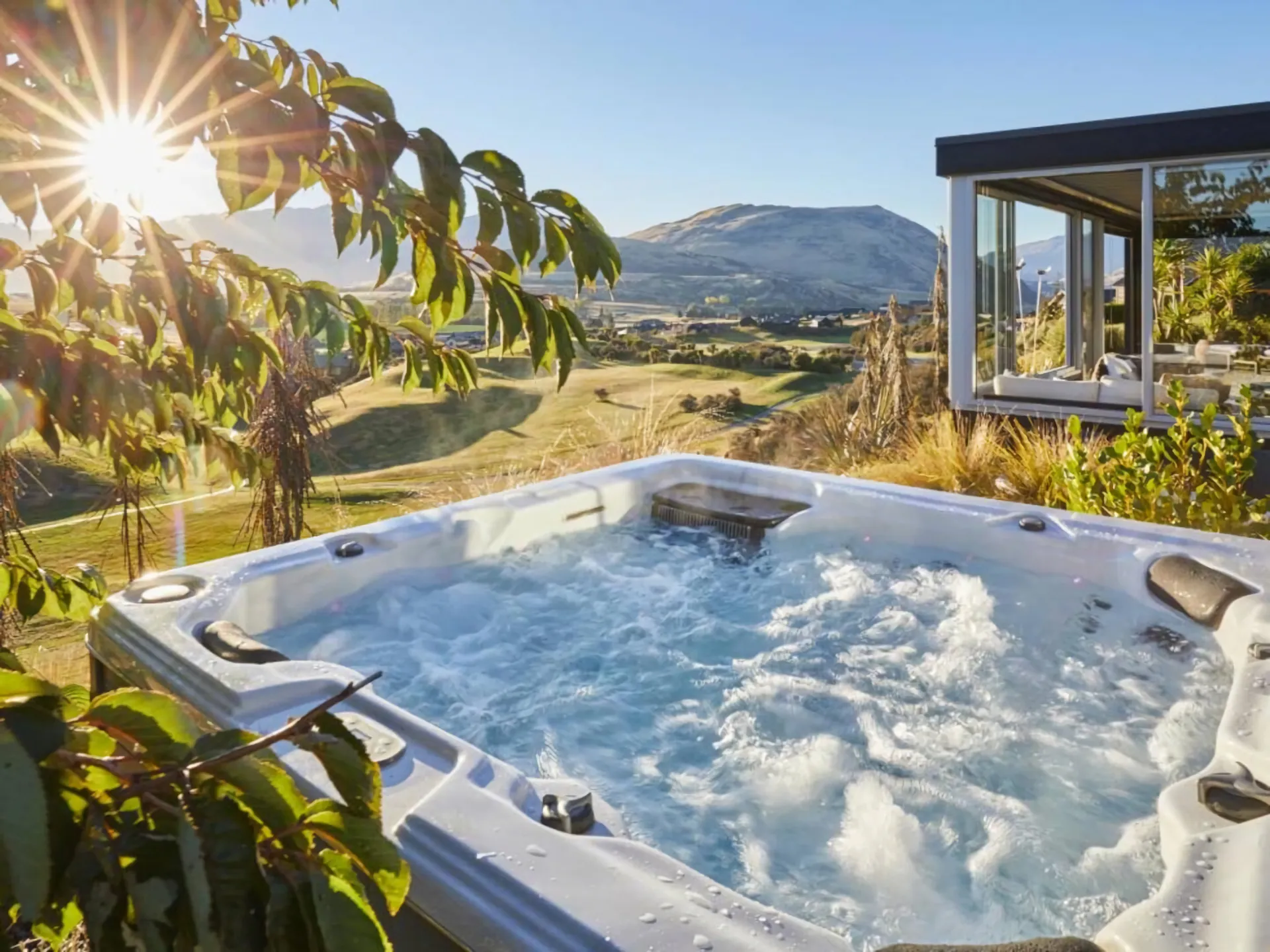 Horoeka House Stunning views and spa Pool