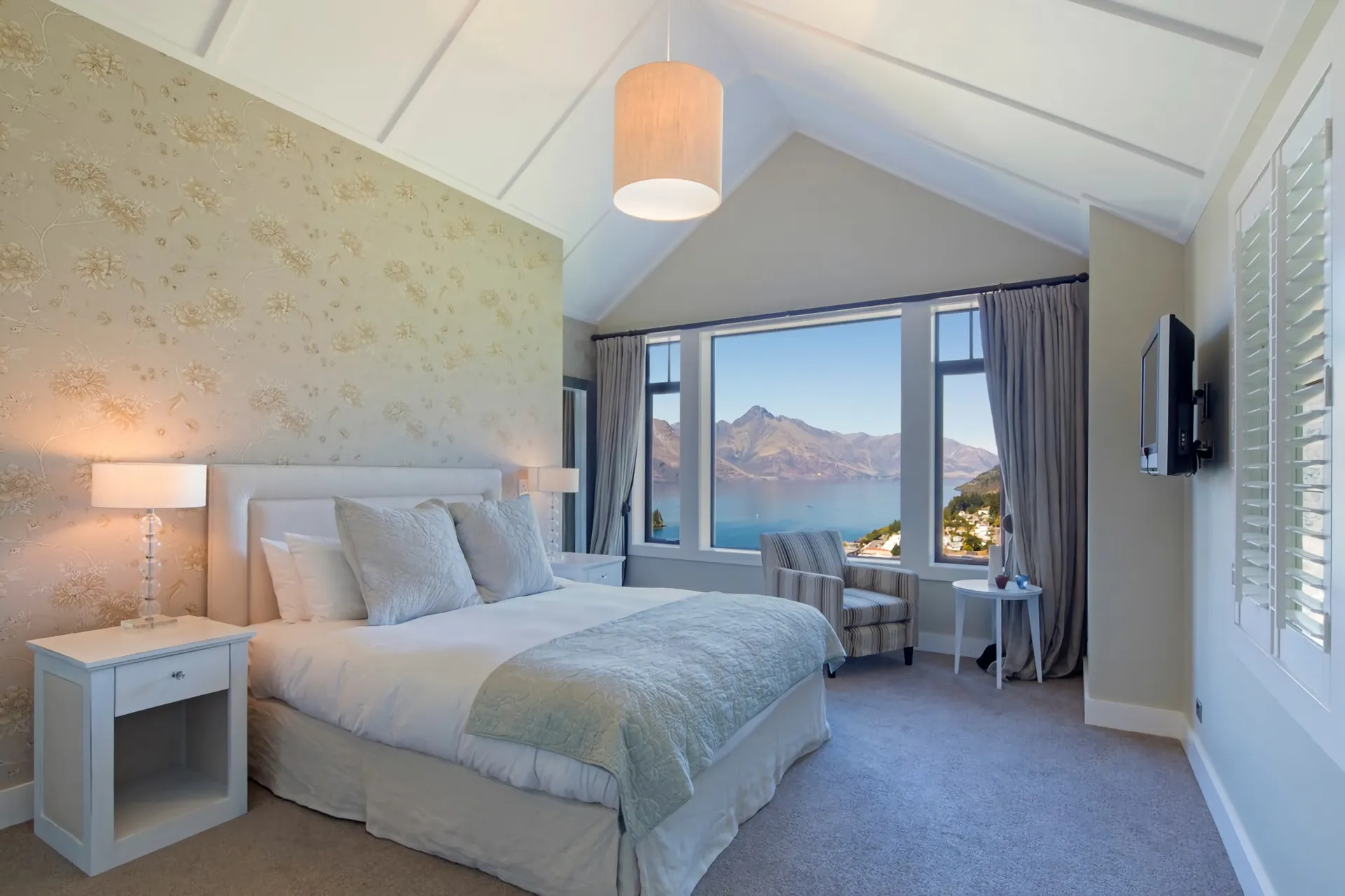 Commonage Grand Villa 3 Bedroom